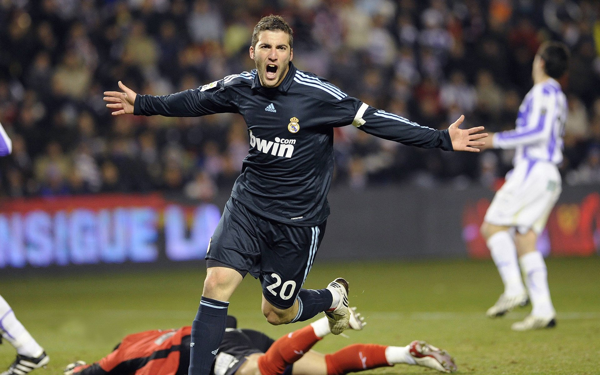 欧洲杯赛事中的创新宣传策略，欧洲杯宣传广告词范例