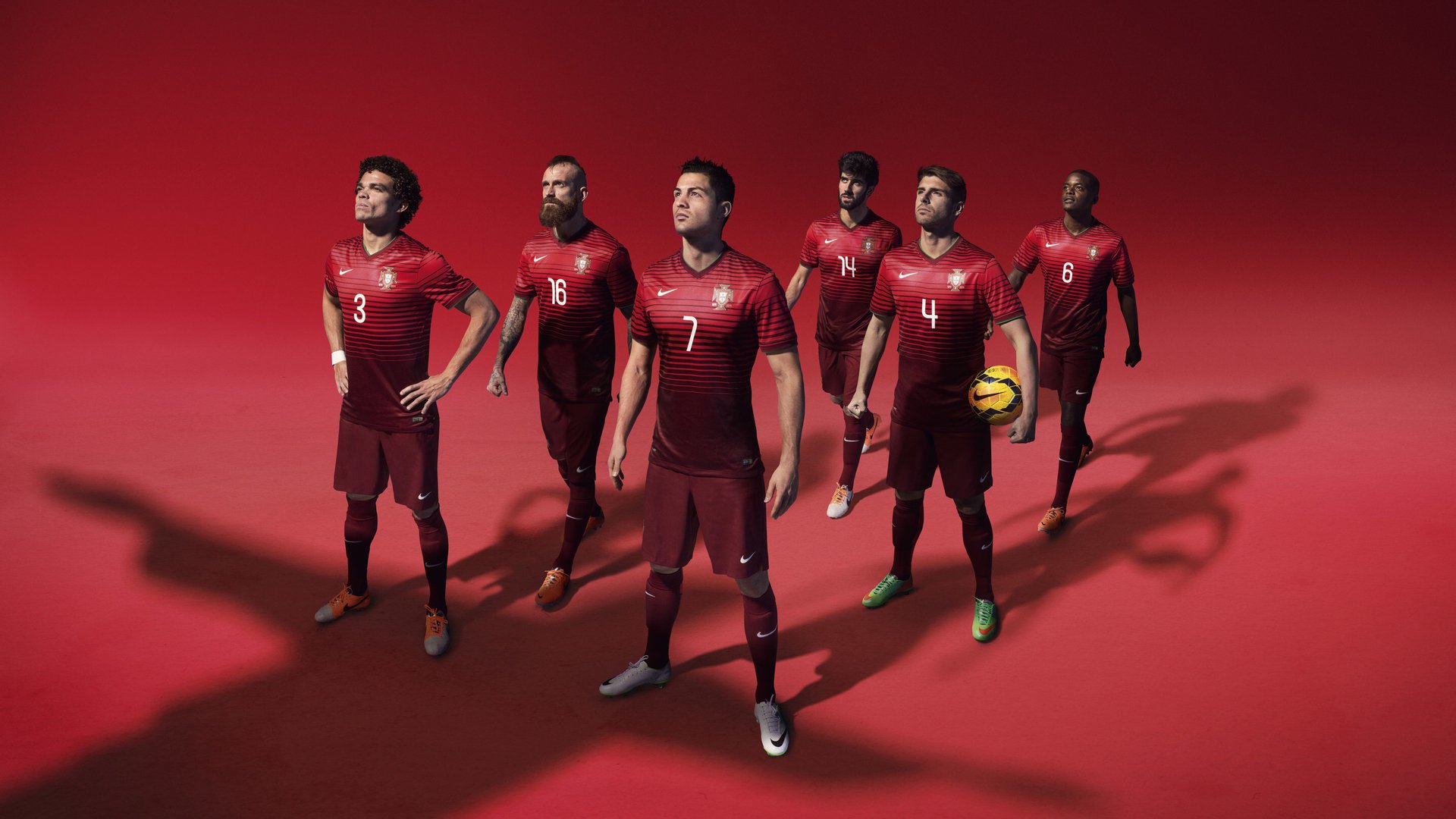 爱游戏-中国足球联赛致力打造全龄段足球氛围，中国足球联赛发展